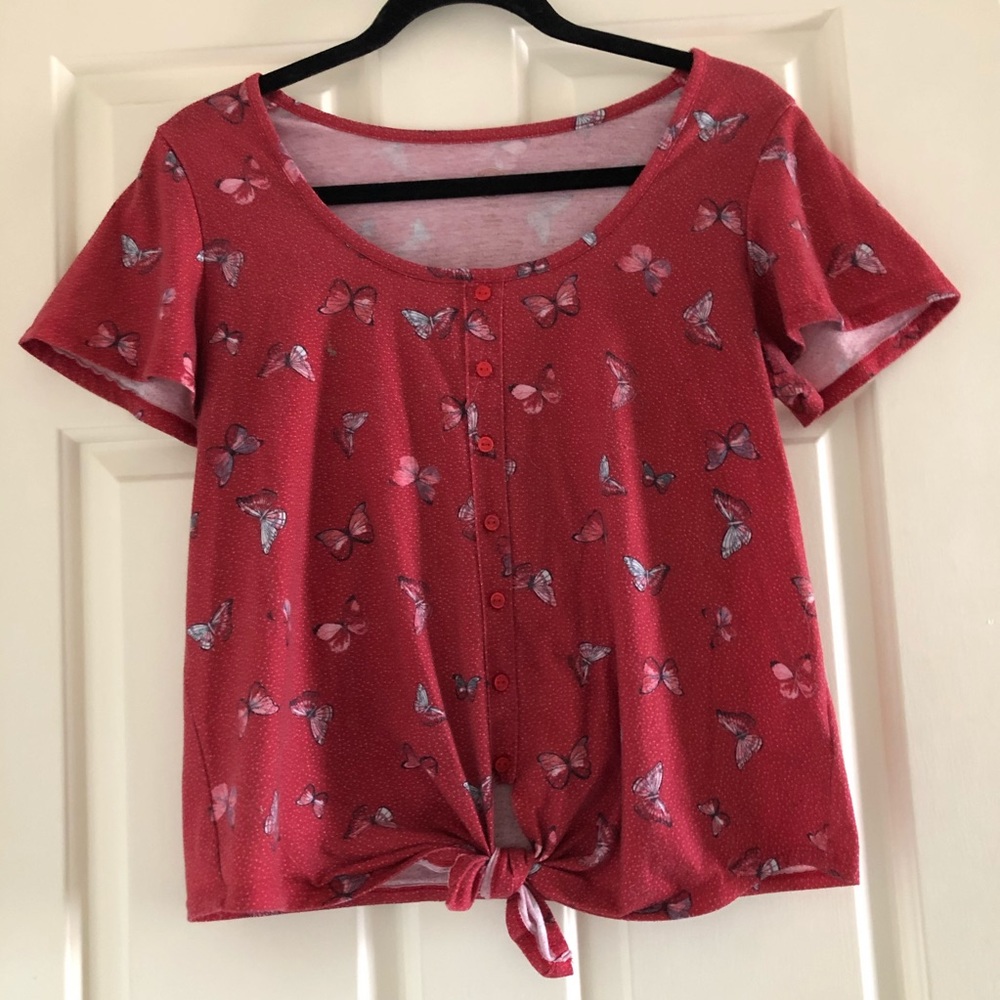 Red butterfly patterned front-tie t-shirt
